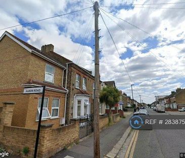 1 bedroom in a house share to rent - Photo 6