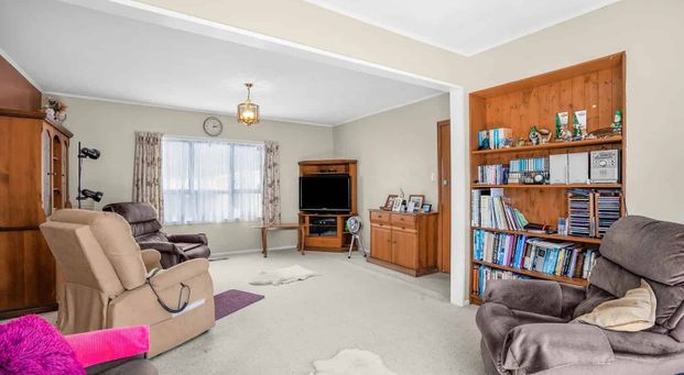 Big house, Private dec and big backyard, Sunroom, - Photo 1