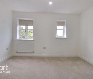 2 bedroom semi-detached house to rent - Photo 6