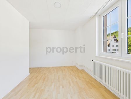Charming 4.5-room apartment with prime location in Zwingen, canton BL - Photo 2
