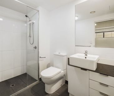 Stylish 2-Bedroom Apartment with City Views in the Heart of Fortitu... - Photo 5