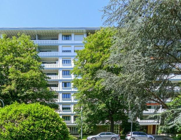 Charmant appartement de 4.5 pièces au 4ème étage avec un grand balcon. - Foto 1