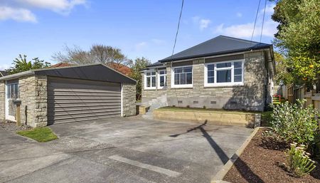 Spacious Family Home - Photo 5