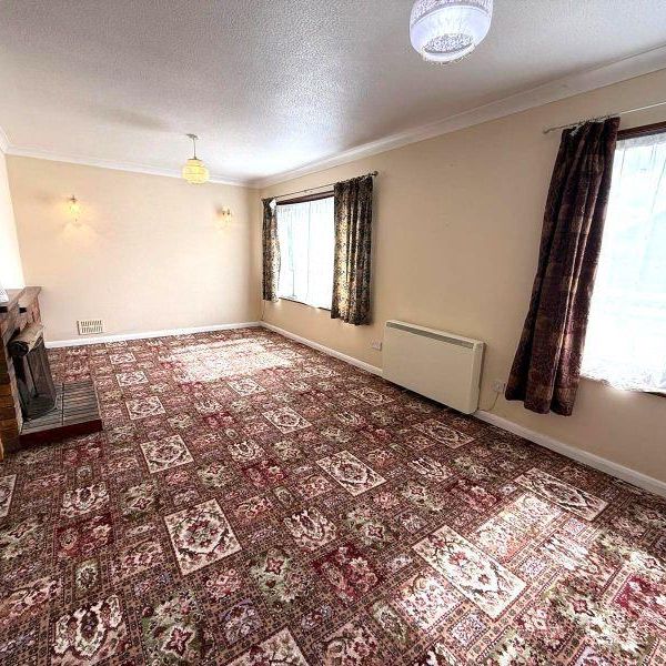 2 bedroom detached bungalow to rent - Photo 1