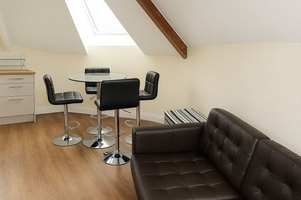 4 Bed Flat, Clifton, BS8 - Photo 1