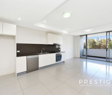 OVERSIZED ONE BEDROOM APARTMENT - Photo 1