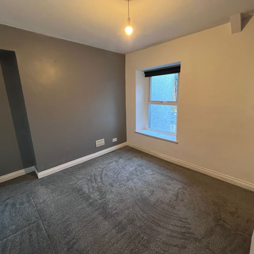 Ravenhill Road, Ravenhill, Swansea, SA5 5AW - Photo 1