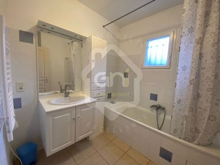 A LOUER - AUBIGNAN - APPARTEMENT TYPE 3 MEUBLE, - Photo 3