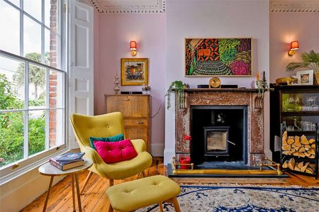 Beautiful Georgian red brick family home - Photo 4