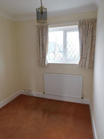 3 bedroom semi-detached house to rent - Photo 4