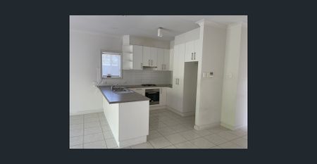 Charming Family Home - Photo 5