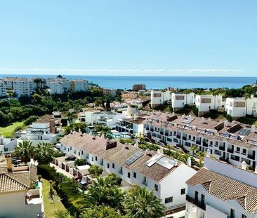 4 bedroom luxury Semidetached House for rent in Málaga, Spain - Photo 1