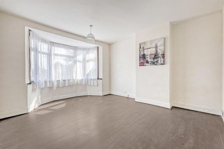 3 bedroom flat to rent - Photo 4