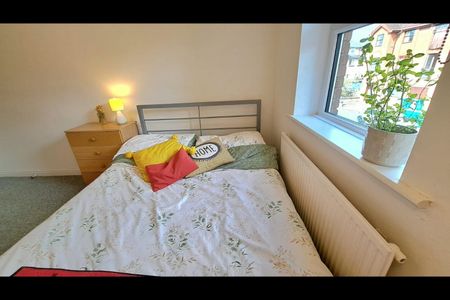 Room in a Shared Flat, Exeter Court, M20 - Photo 4