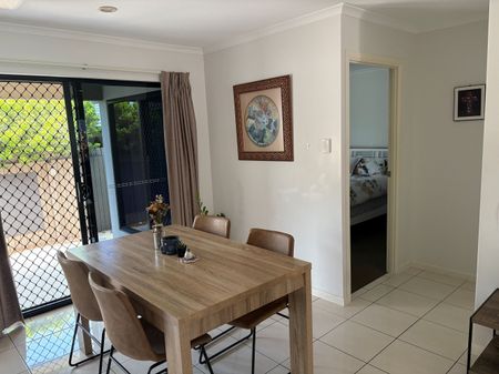 2/5 Mussett Street, Glenella - Photo 3