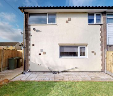 Room in a Shared House, Helston Road, LS10 - Photo 4