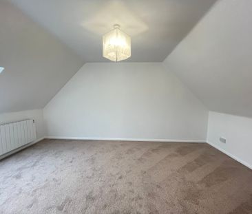 1 bedroom Semi-Detached Bungalow to let - Photo 2