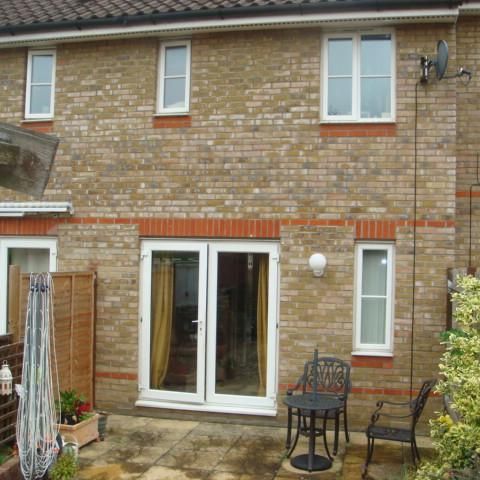 2 bedroom terraced house to rent - Photo 1