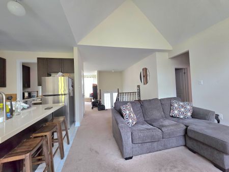 For Lease - 93 Allegra Drive Unit# Upper, Wasaga Beach, Ontario - Photo 4