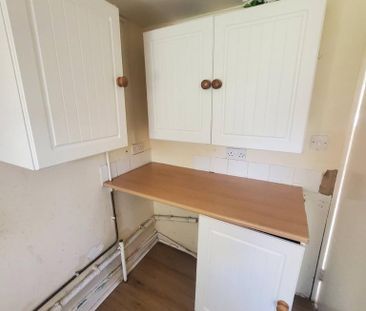 2 bedroom cottage to rent - Photo 2