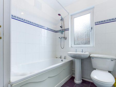 3 bedroom terraced house to rent - Photo 2