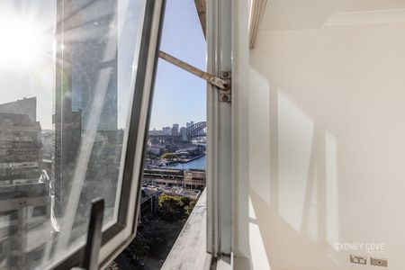 Light Filled One Bedroom | Unfurnished - Photo 3