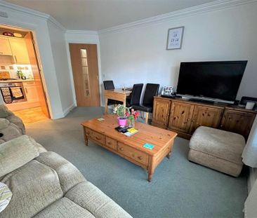 2 bedroom flat to rent - Photo 5