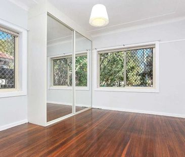Family home in convenient pocket - Photo 2