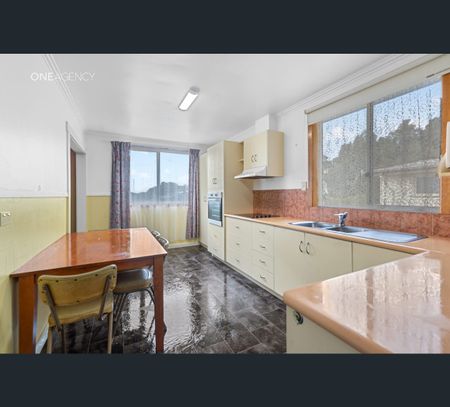 18 Smith Street, Ulverstone, Tas 7315 - Photo 2