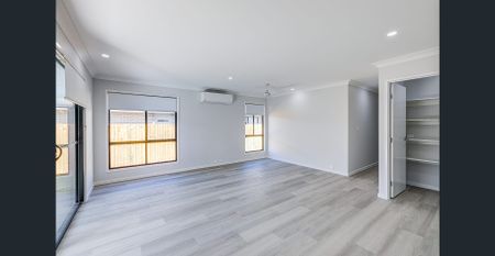 Near new duplex! - Photo 2