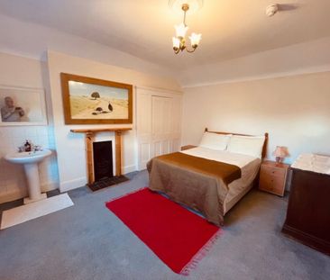 HOUSE SHARE – TWO LOVELY ROOMS FOR RENT in a beautiful 7-bedroom de... - Photo 4