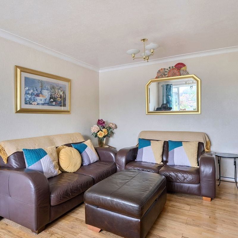 Rosebank, Epsom, Surrey, KT18 7RZ - Photo 1