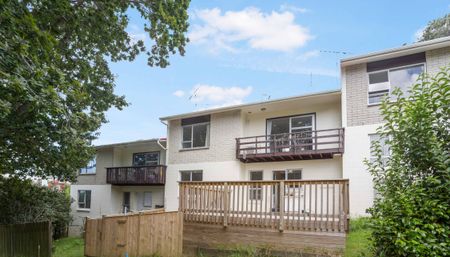Spacious Townhouse with Bonus Rumpus Room & Multiple Outdoor Areas - Photo 3