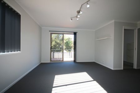 3/7 River Drive, Queanbeyan NSW 2620 - Townhouse For Rent | Domain - Photo 4