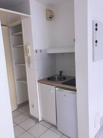 Location Appartement 1 pièce 18m² MONTPELLIER 34000 - Photo 2