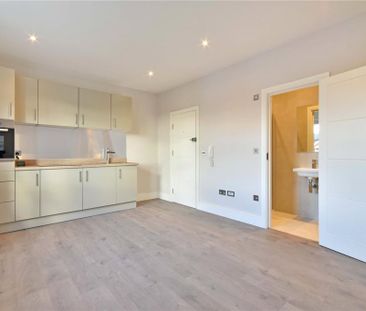 Studio to rent - Photo 6