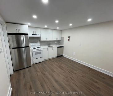 1394 Largo Crescent #Lower - Photo 5