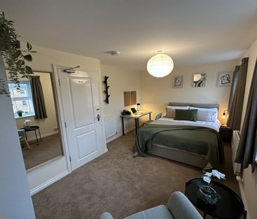 Wharton Crescent, Beeston, NG9 1RJ - Photo 4