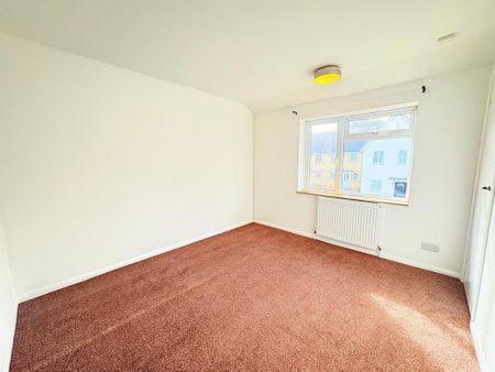 2 bedroom end of terrace house to rent - Photo 5