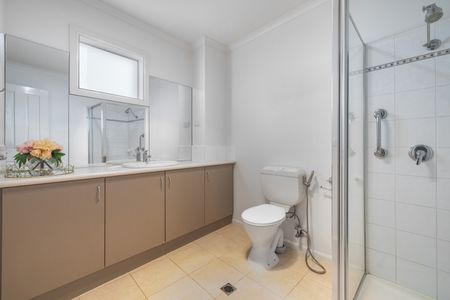 3/22 Tulloch Grove, Glen Waverley VIC 3150 - Apartment For Rent | Domain - Photo 3