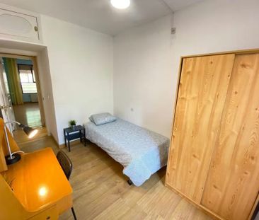 Calle del Cabo Machichaco, Madrid, Community of Madrid 28053 - Photo 3