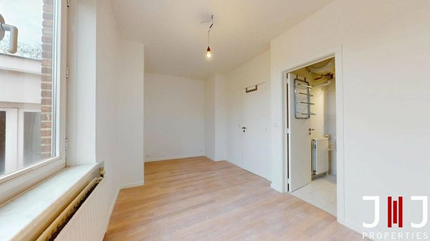 Flat for rent - Photo 1