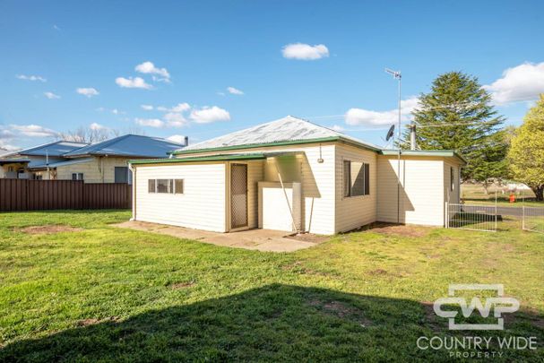 Family home in the heart of town - Photo 1