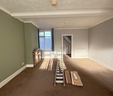 Curzon Road - Photo 1