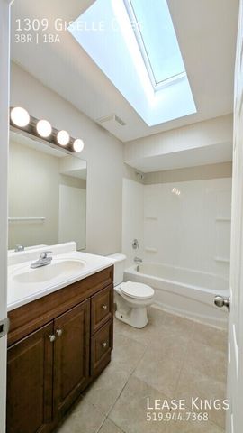 Refreshed 3 Bed 1 Bath in Quiet Residential Area - Photo 2