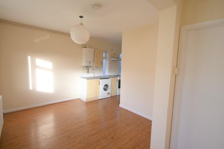 Signal Road, Staple Hill - Photo 3