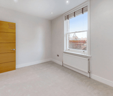 Tring Avenue, London, W5 - Photo 2 | Rentumo