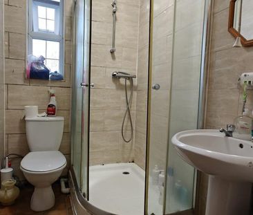 3 bedroom end of terrace house to rent - Photo 5