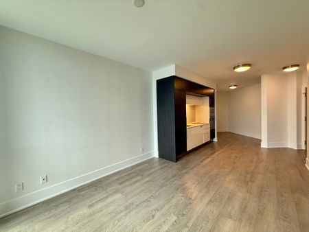 For Lease - 1 Edgewater Drive Unit# 614, Toronto, Ontario - Photo 2