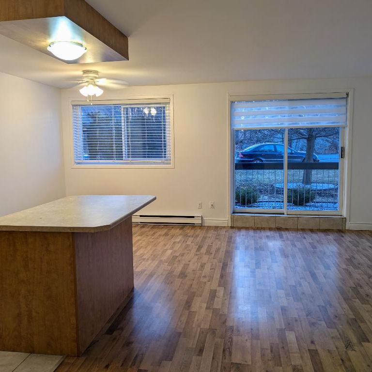 4-1/2 situé au 1er étage, clientèle 50 ans et plus - Photo 1